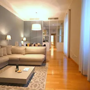 Heart Duomo Castello Apartment Milan