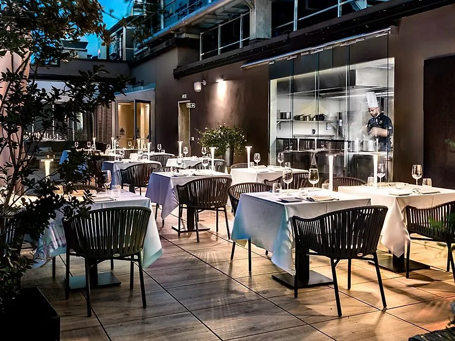 Hotel The Square Milano Duomo - Preferred Hotels & Resorts 4*, Milan